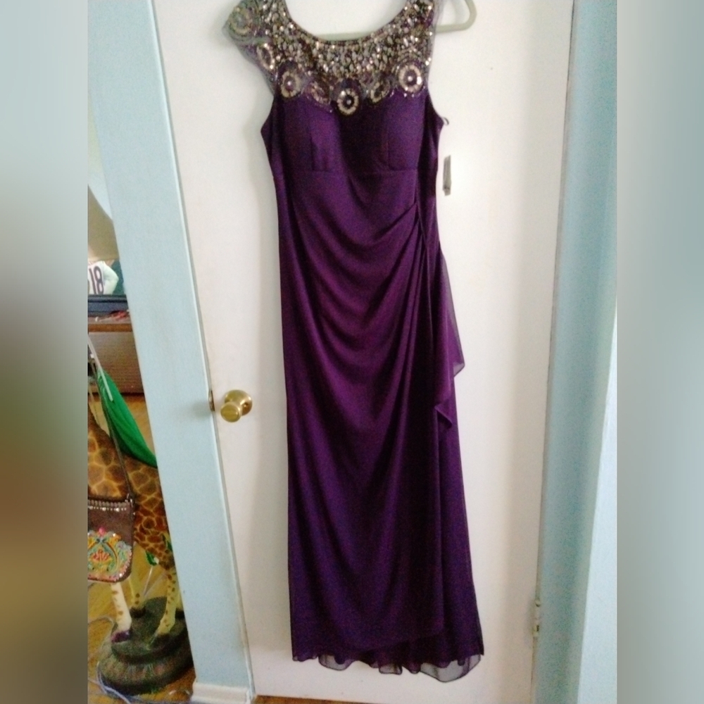 Xscape gown, NWT, size 8